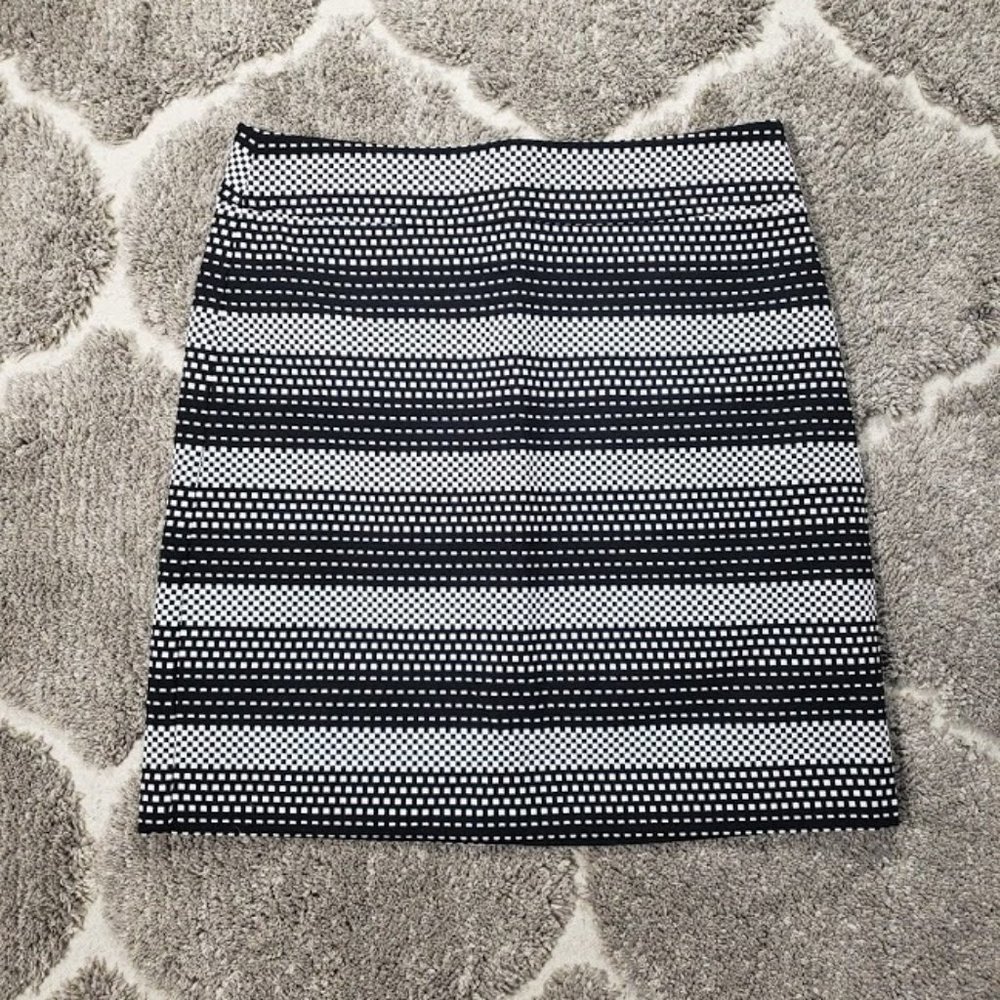 Ann Taylor Loft Black Check Knit Skirt Sz 0 NWOT